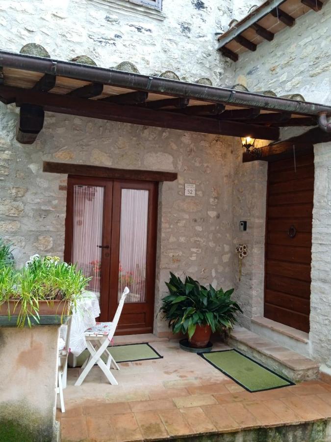 Appartamento Storico A Valle San Martino Di สโปเลโต ภายนอก รูปภาพ