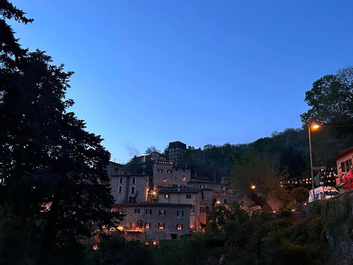 Appartamento Storico A Valle San Martino Di สโปเลโต ภายนอก รูปภาพ