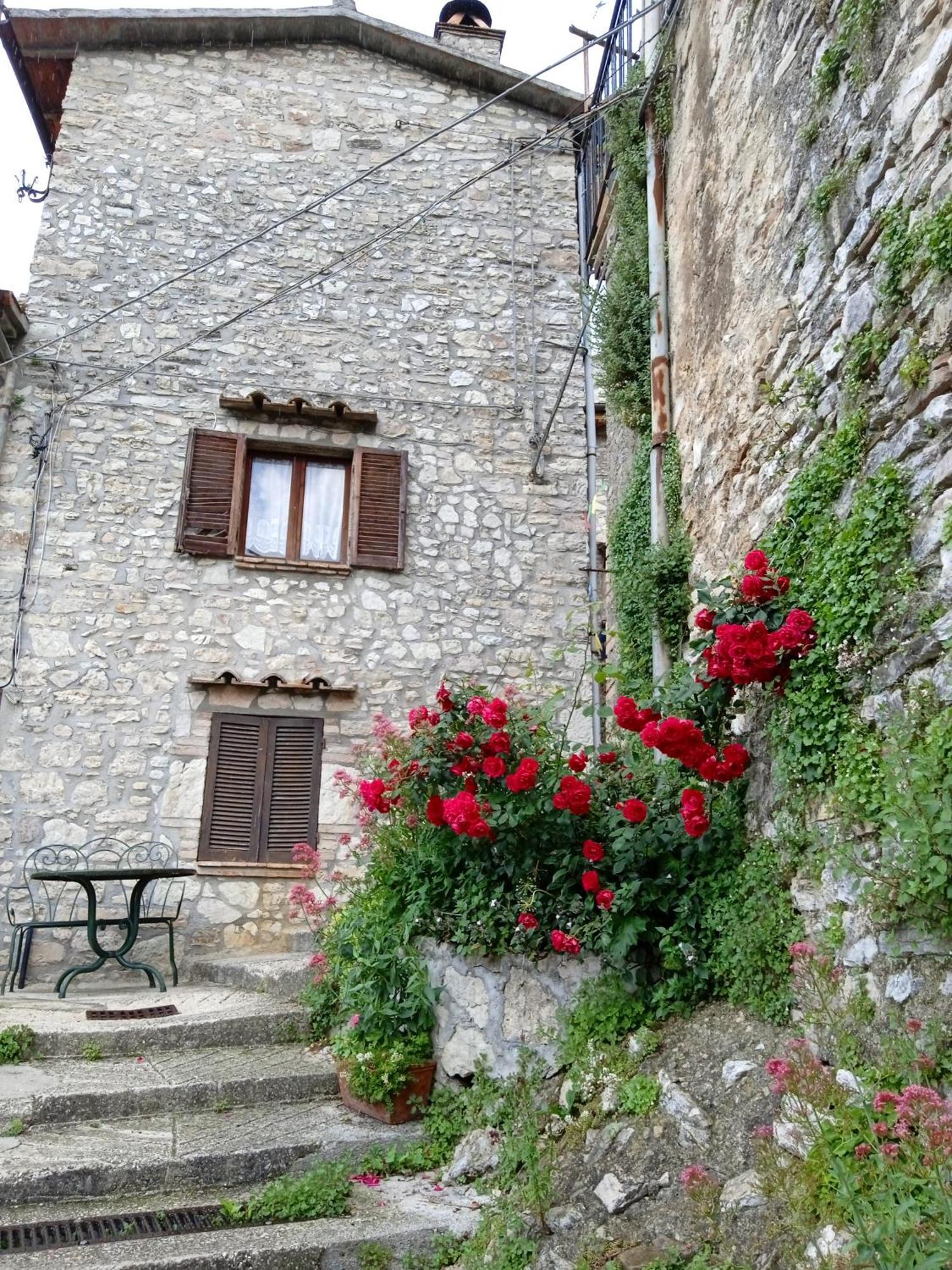 Appartamento Storico A Valle San Martino Di สโปเลโต ภายนอก รูปภาพ