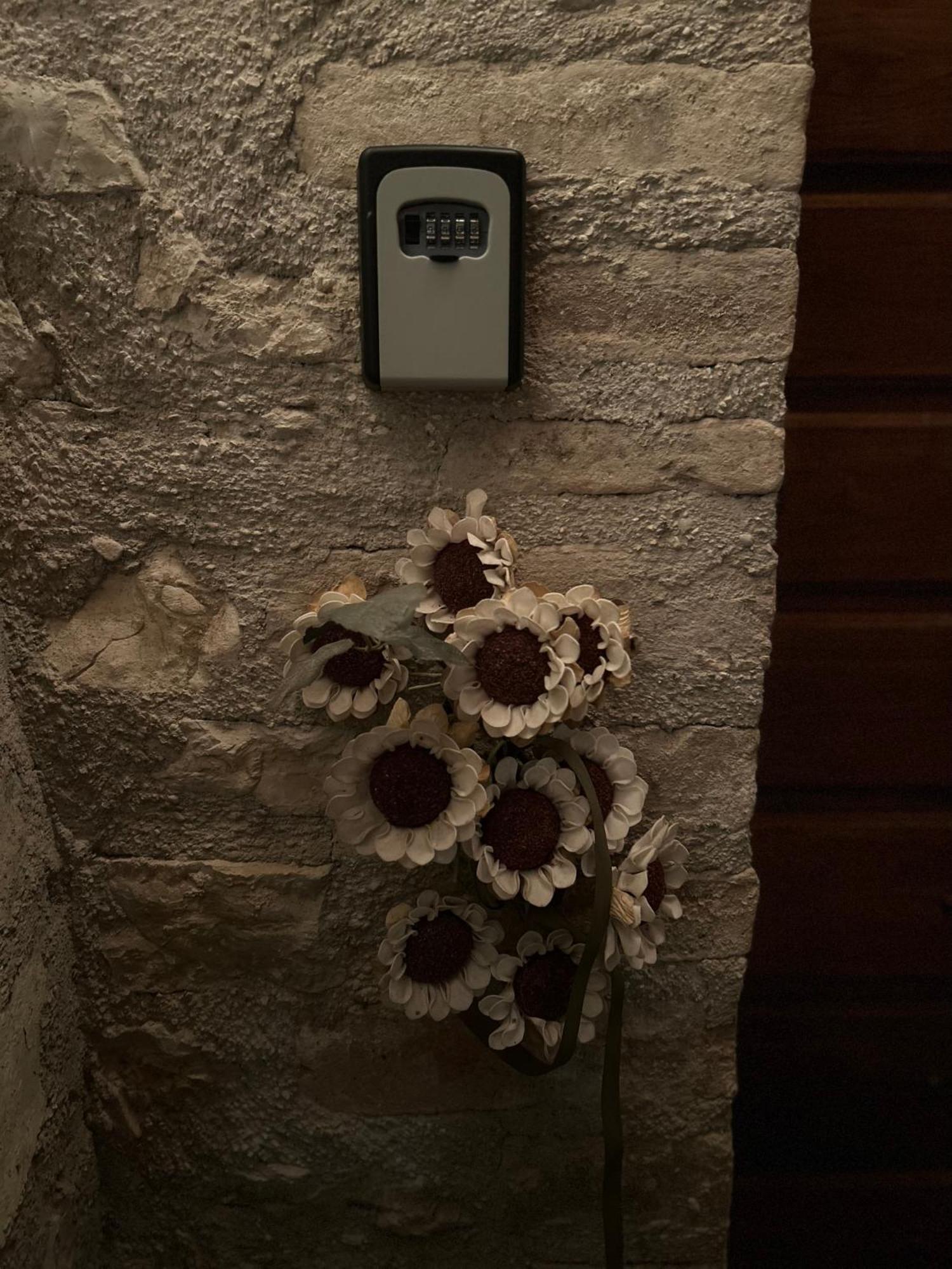 Appartamento Storico A Valle San Martino Di สโปเลโต ภายนอก รูปภาพ